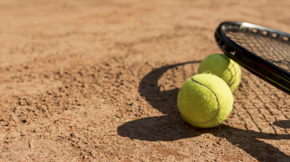 tennis-balls-black-racket